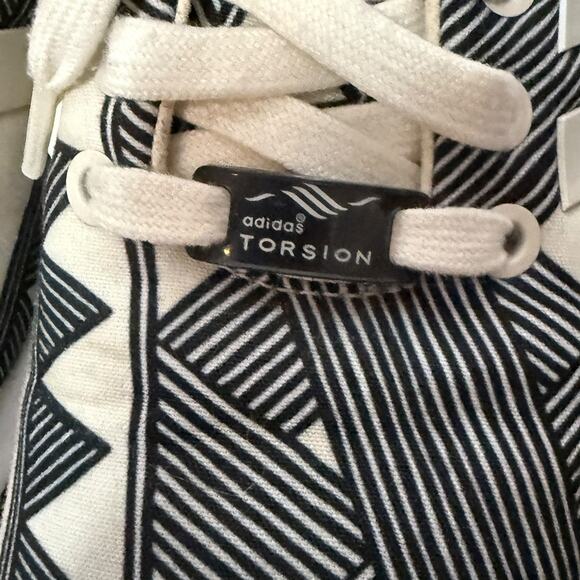 ADIDAS ZX Flux W Limited Edition Aztec Sneakers Sz 6 - Picture 2 of 10